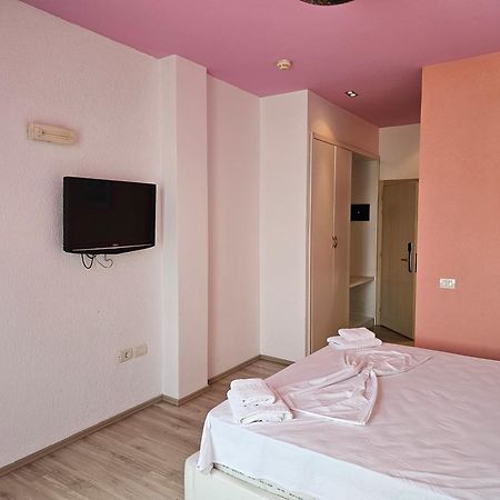 Sunborn Hotel Голем Номер фото