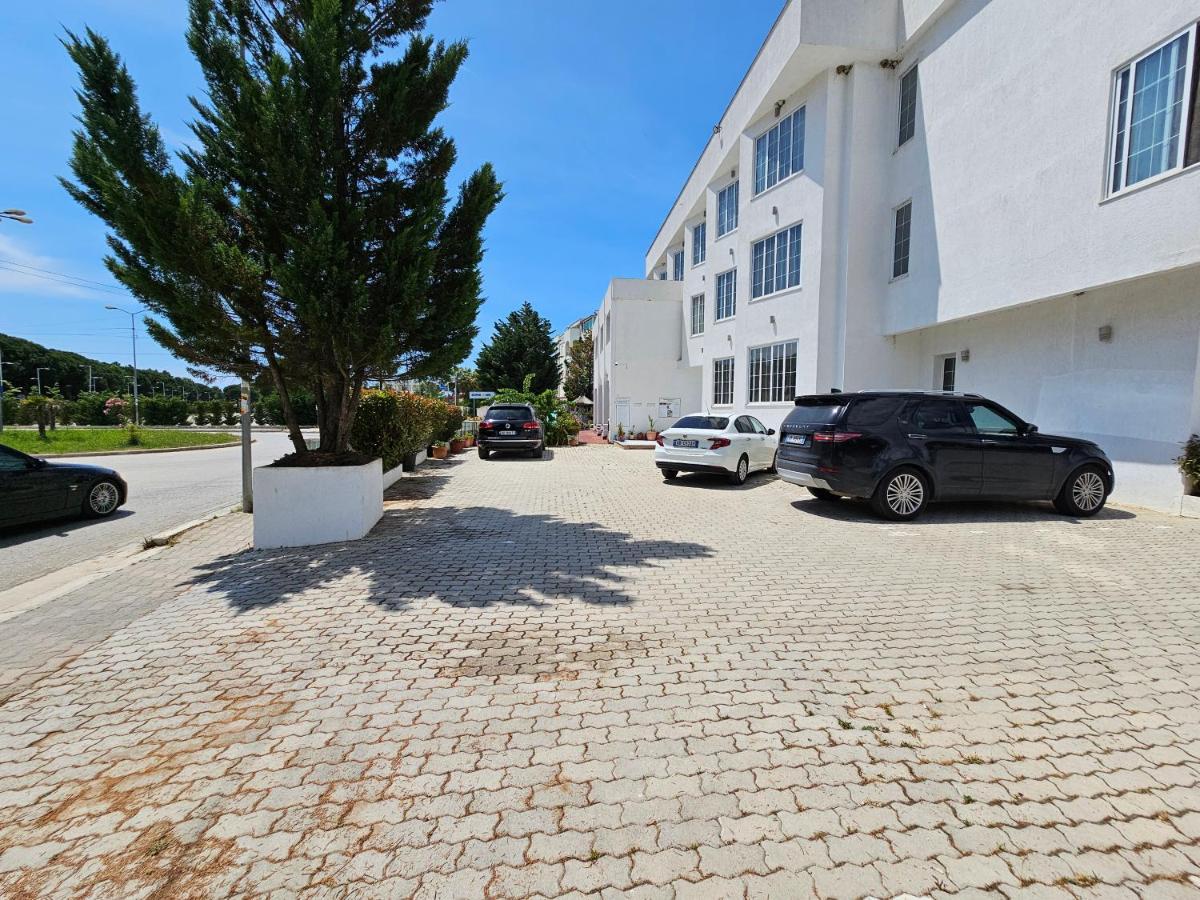 Sunborn Hotel Голем Экстерьер фото