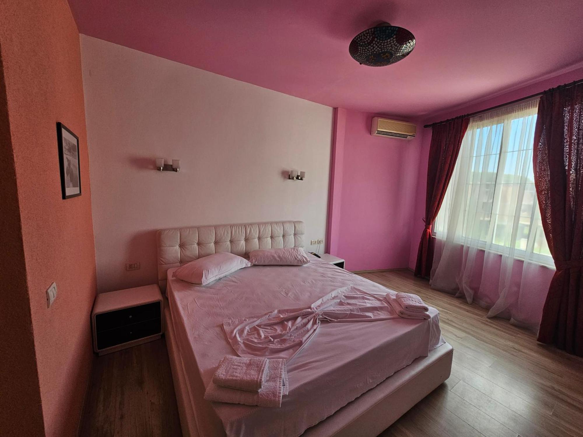 Sunborn Hotel Голем Номер фото